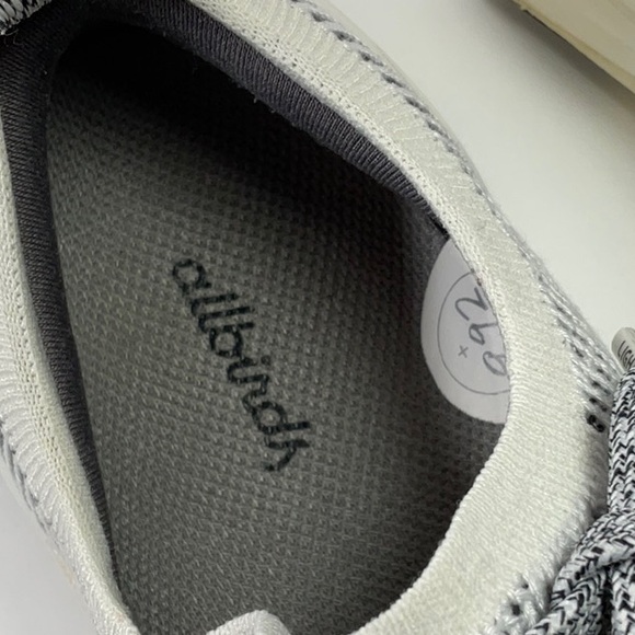 Allbirds 9.92 KG CO2E Tree Flyers Knit Running Shoes in Blizzard - Picture 4 of 9
